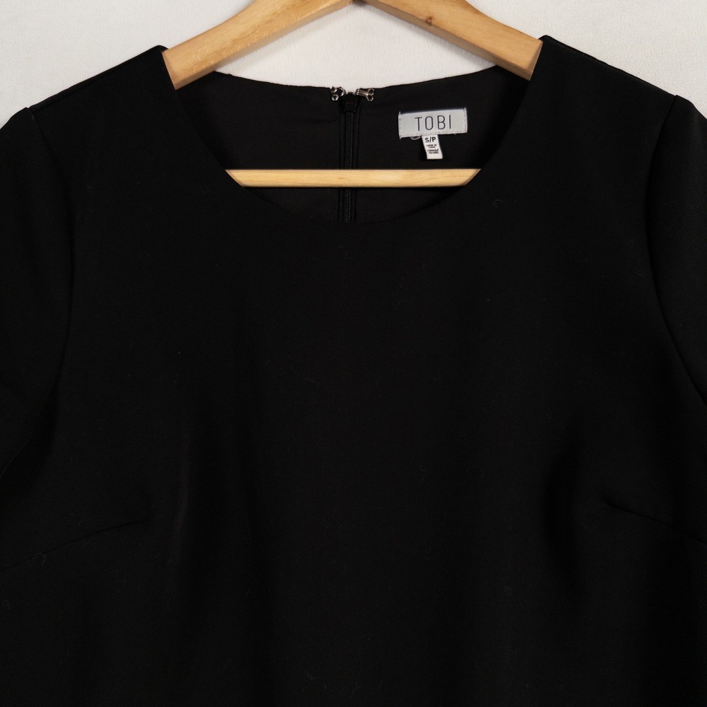 TOBI Mini Shift Dress Sz Small Black Short Cuffed Sleeve Lined Retro Minimalist - Picture 2 of 9